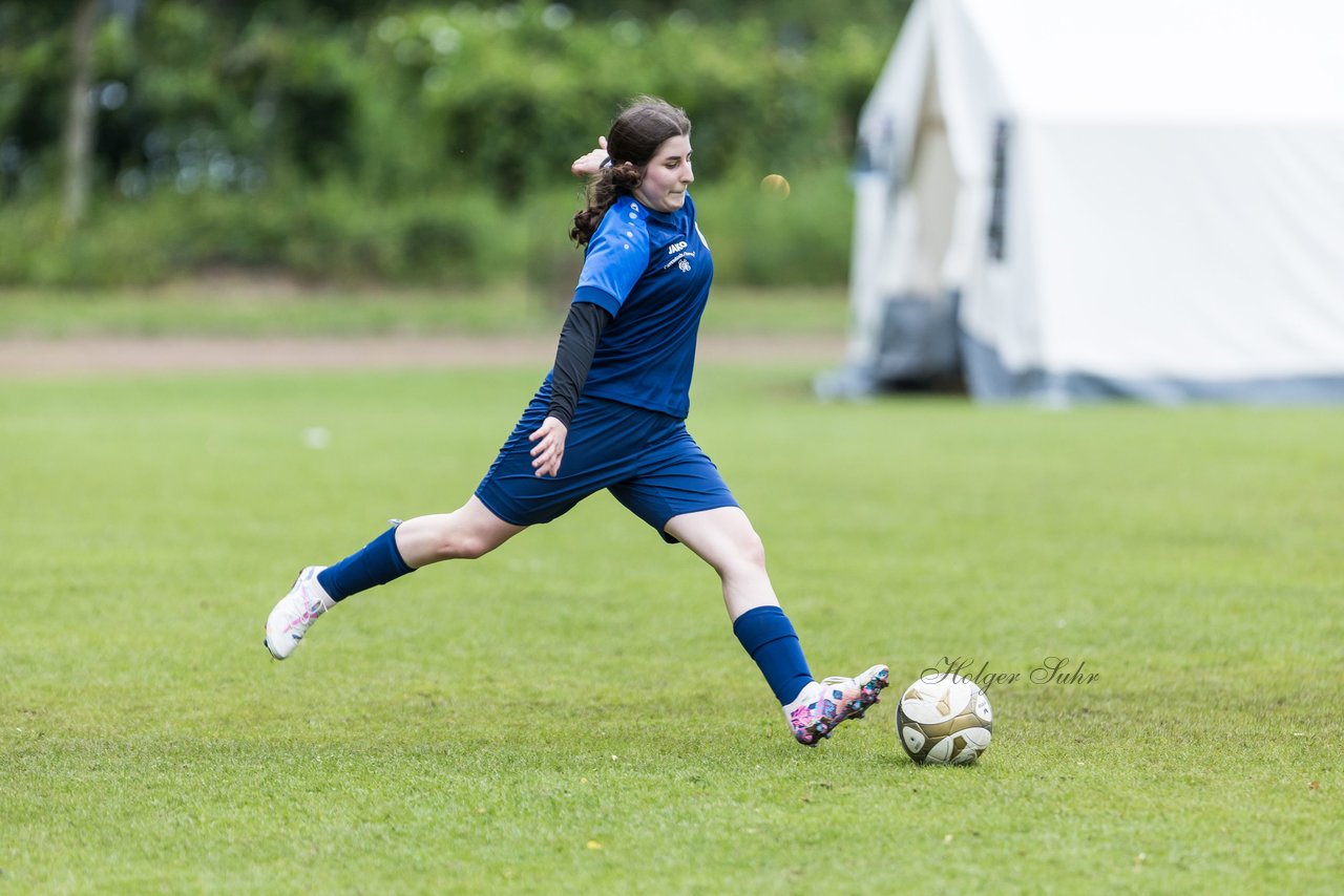 Bild 156 - Loewinnen Cup